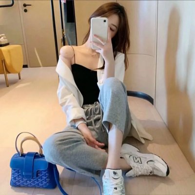 在此一群
